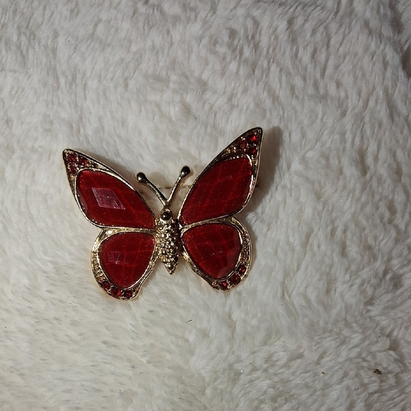 Chic Red Butterfly Pin - Picture 5 of 6